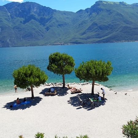 Appartamento Casa Vacanze Spiaggia D'Oro Desenzano del Garda Exterior foto