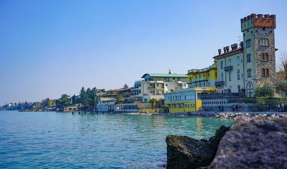 Appartamento Casa Vacanze Spiaggia D'Oro Desenzano del Garda Exterior foto